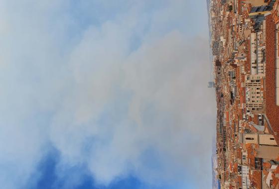 Vu sur le panache de fumée de l'incendie des Pennes-Mirabeau