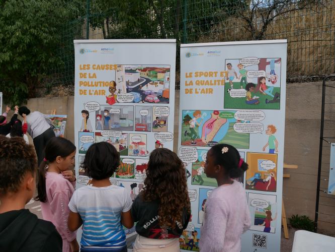 stand sensibilisation rollup exposition AtmoSud et FAEM