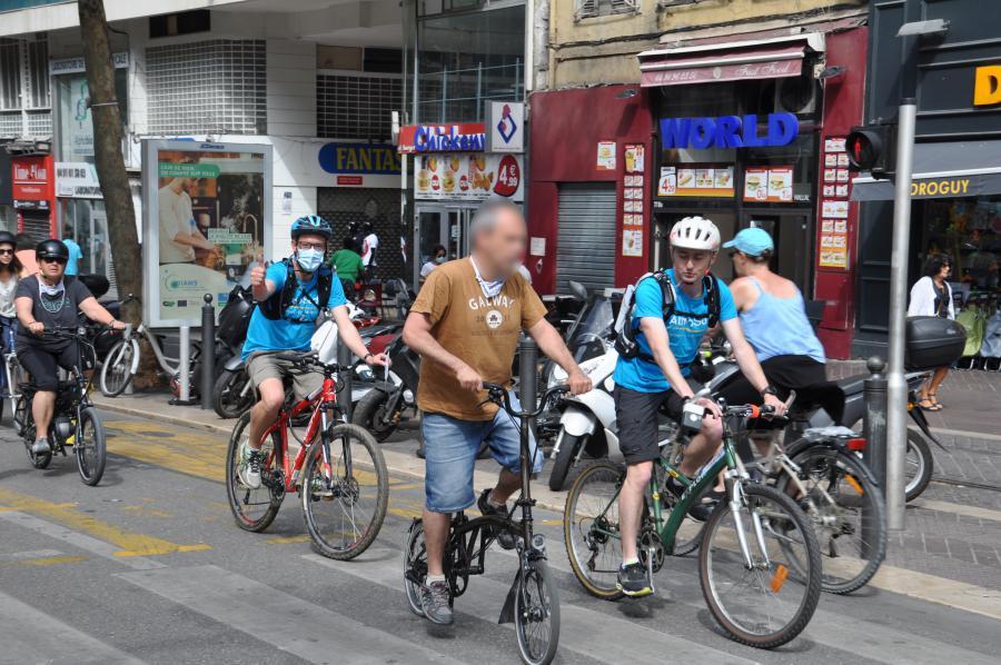 cyclistes à la fête du vélo de Marseille