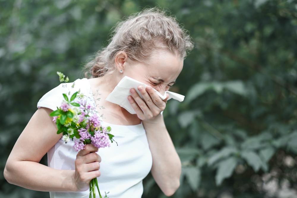 jeune fille allergique au pollen