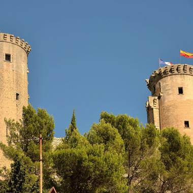Château féodal de Châteaurenard.